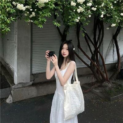 黑暗中的两个人